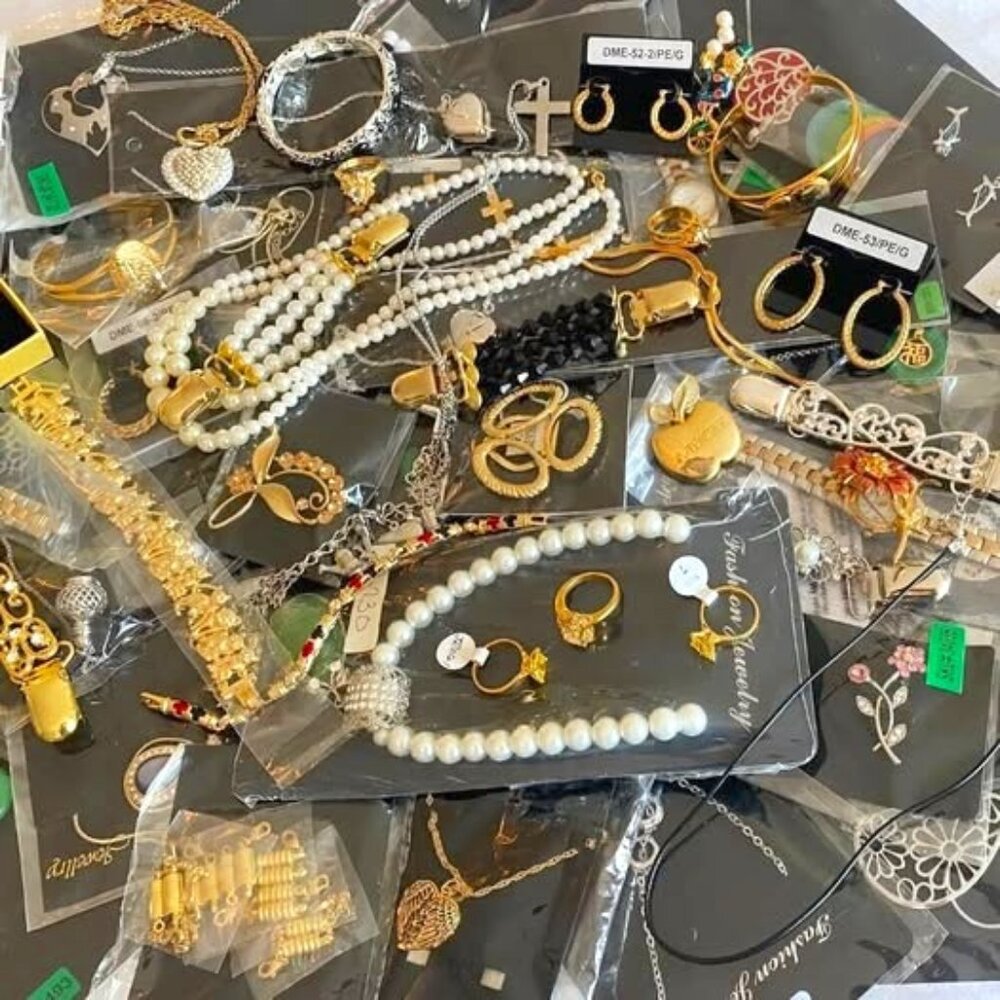 1/2 Pound Vintage To Modern FASHION JEWELRY Lot All Wearable!! READ DESCRIPTION